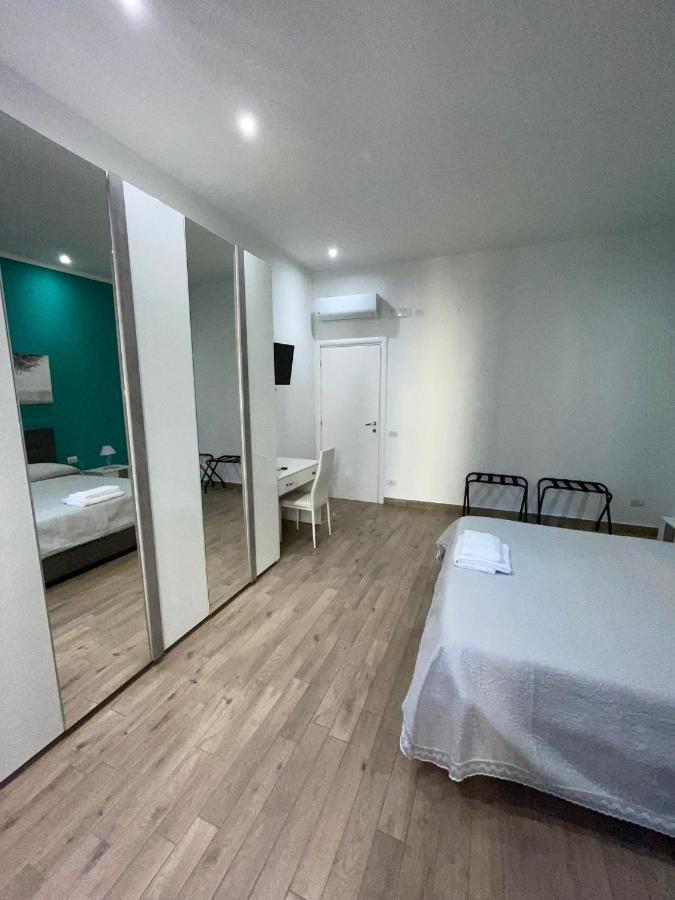 Dormire a Napoli Centro Holiday House Casa Vacanza Esterno foto
