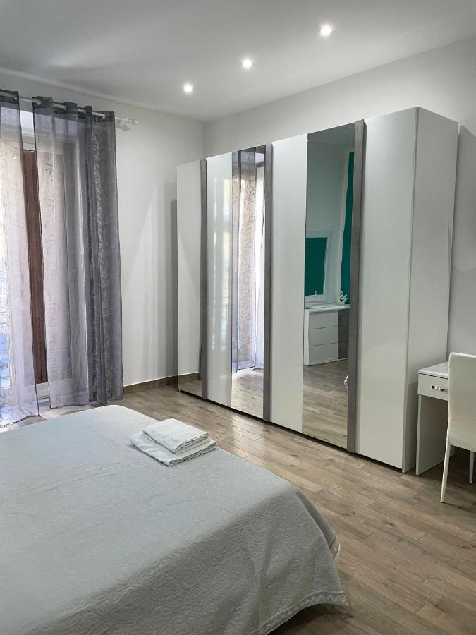 Dormire a Napoli Centro Holiday House Casa Vacanza Esterno foto