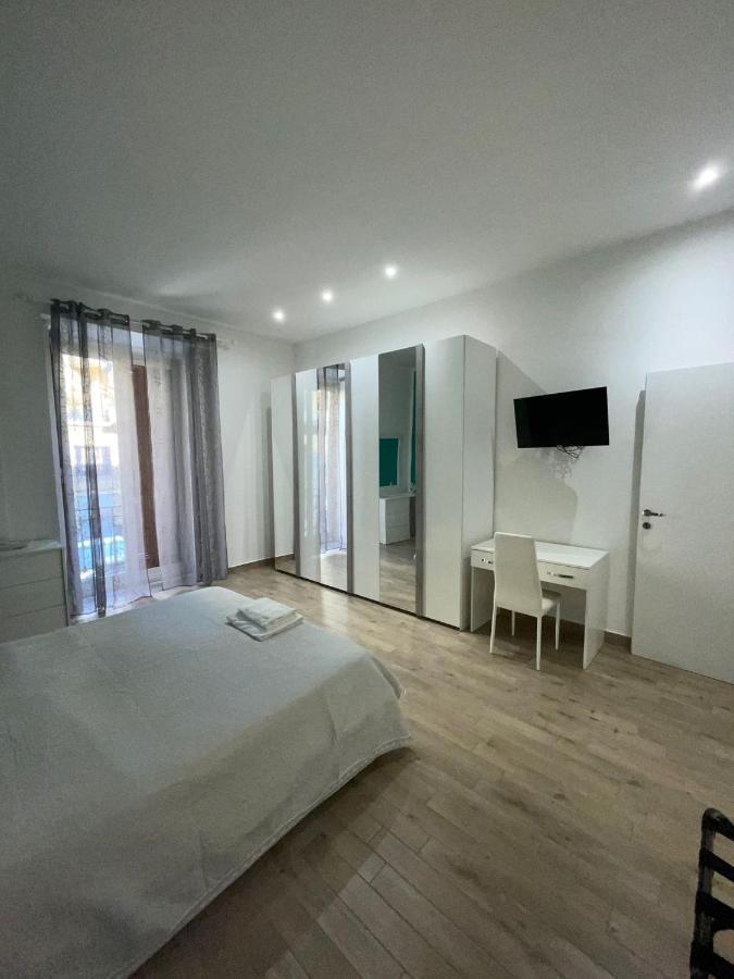 Dormire a Napoli Centro Holiday House Casa Vacanza Esterno foto