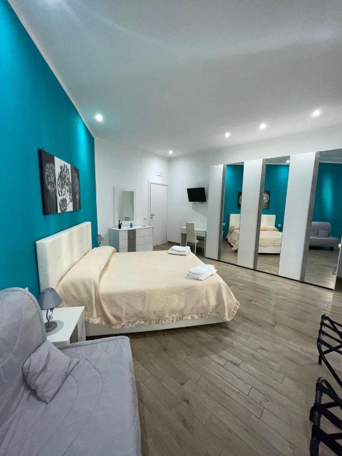 Dormire a Napoli Centro Holiday House Casa Vacanza Esterno foto