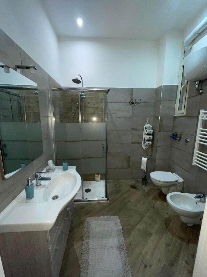 Dormire a Napoli Centro Holiday House Casa Vacanza Esterno foto
