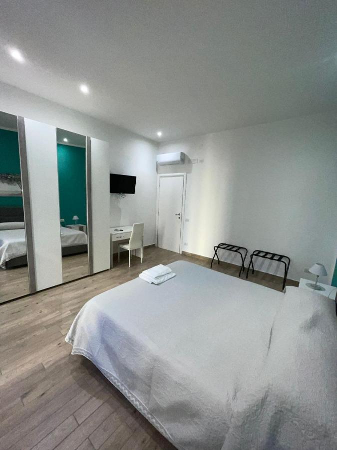 Dormire a Napoli Centro Holiday House Casa Vacanza Esterno foto