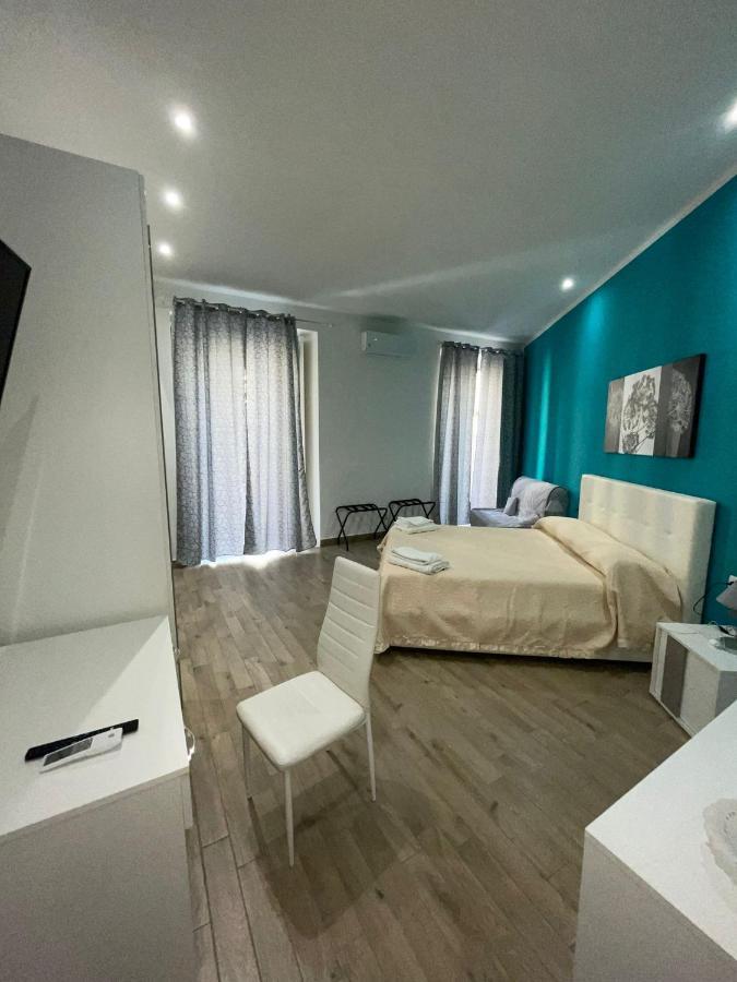 Dormire a Napoli Centro Holiday House Casa Vacanza Esterno foto