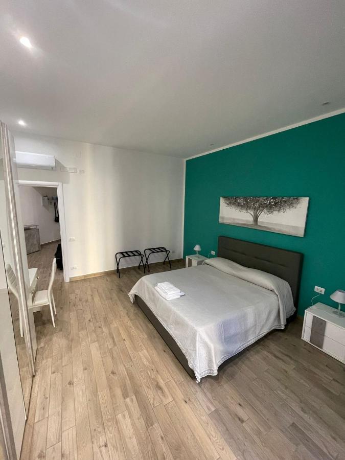 Dormire a Napoli Centro Holiday House Casa Vacanza Esterno foto