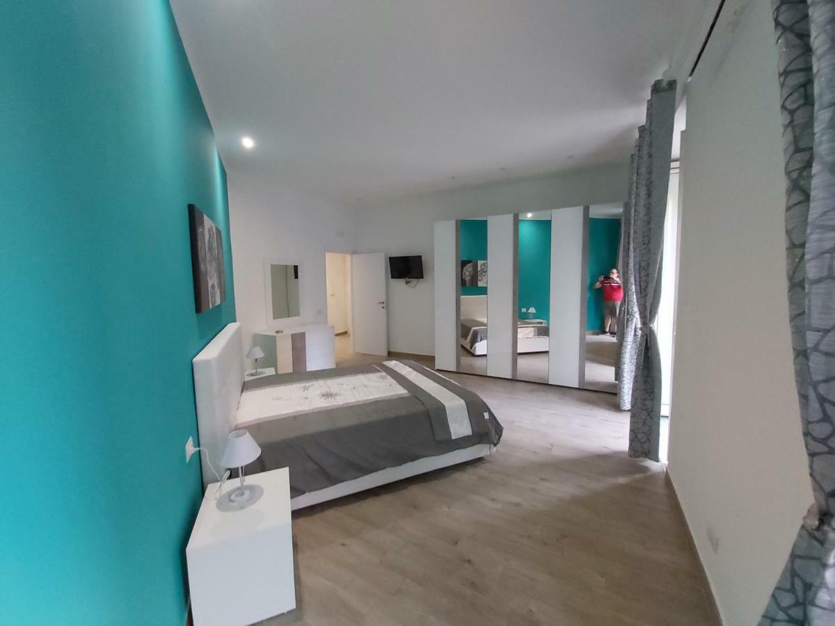 Dormire a Napoli Centro Holiday House Casa Vacanza Esterno foto